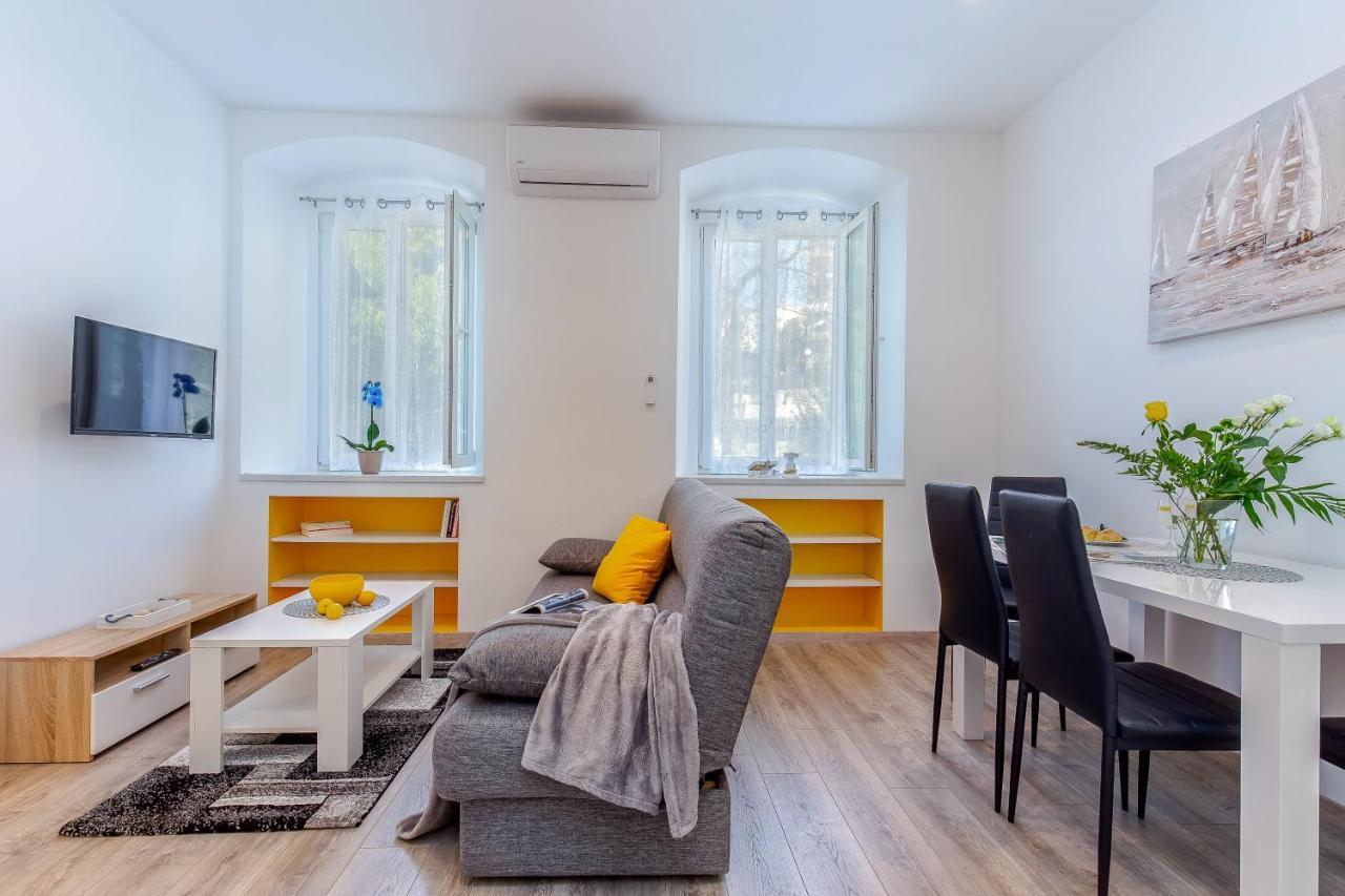Julia Apartments Рийека Екстериор снимка