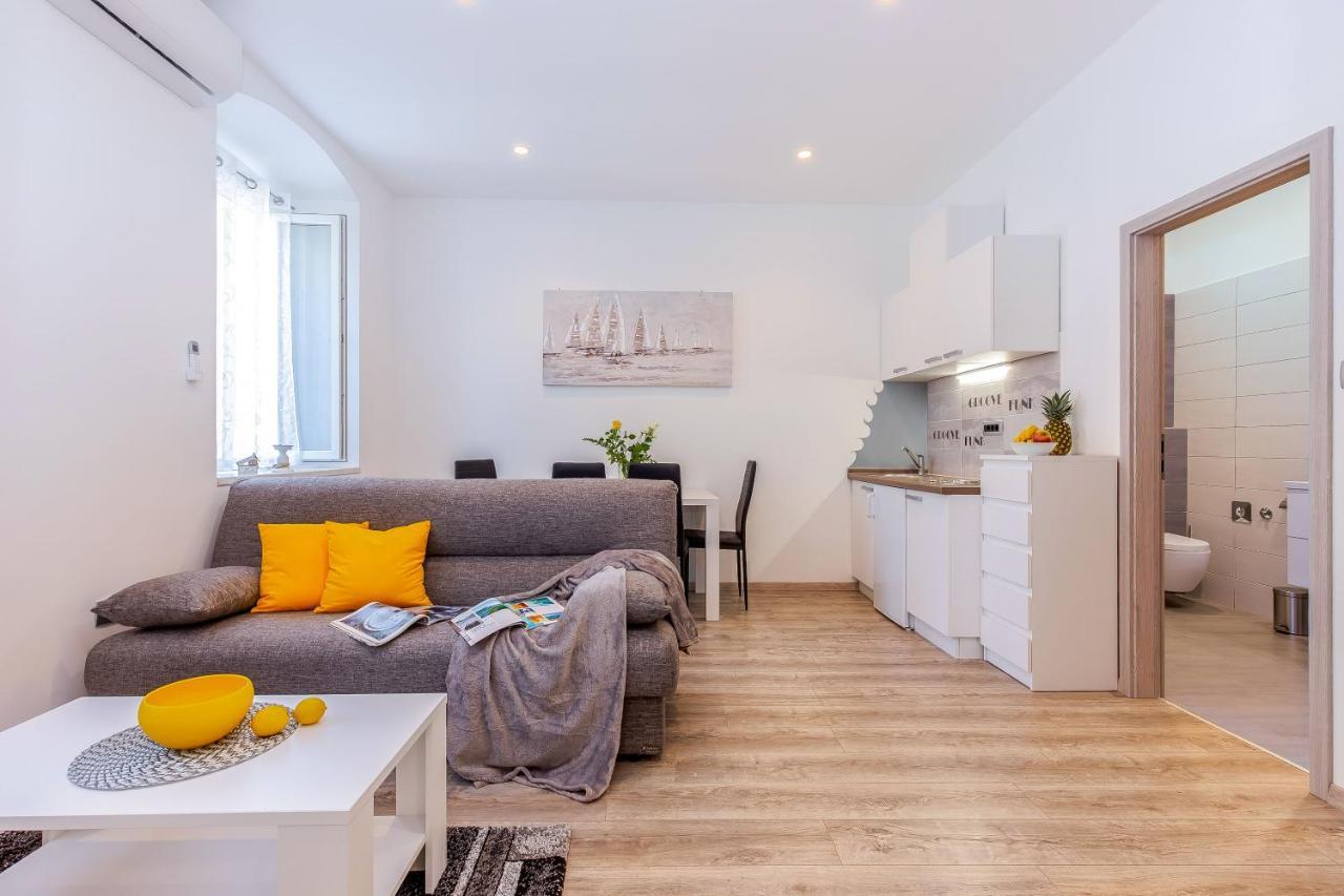 Julia Apartments Рийека Екстериор снимка